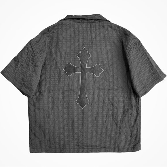 SHEIN Other - Men’s Dark Gray Quilted Short Sleeve Shirt Button Up Cross Design